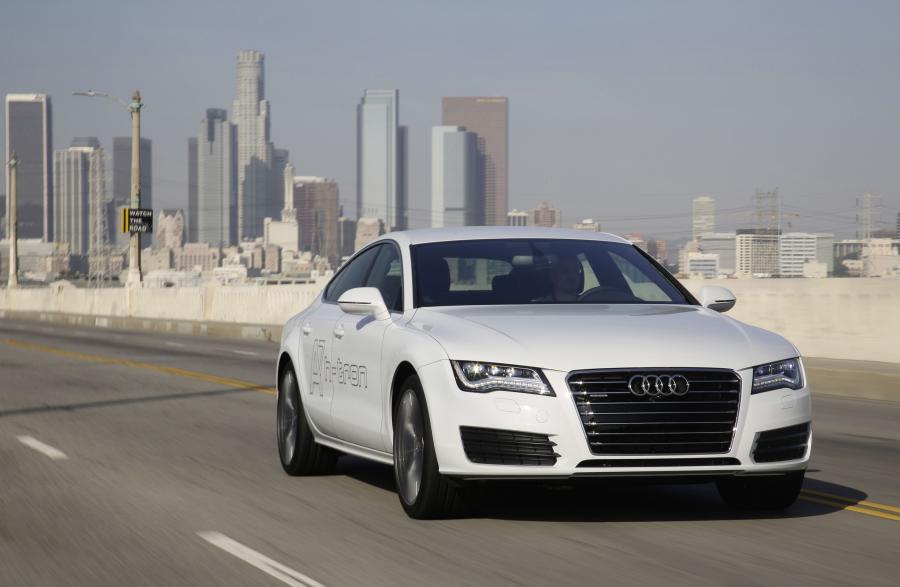  Audi A7 Sportback h-tron Quattro Concept 2014 года  (фото 15 из 34)